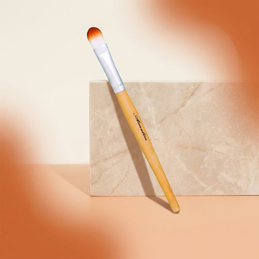 AI shoot - amelia-large-contouring-brush-216