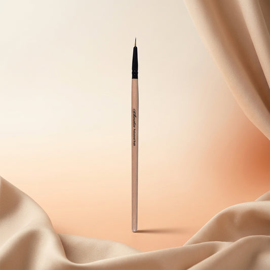 AI shoot - amelia-eyeliner-e-205