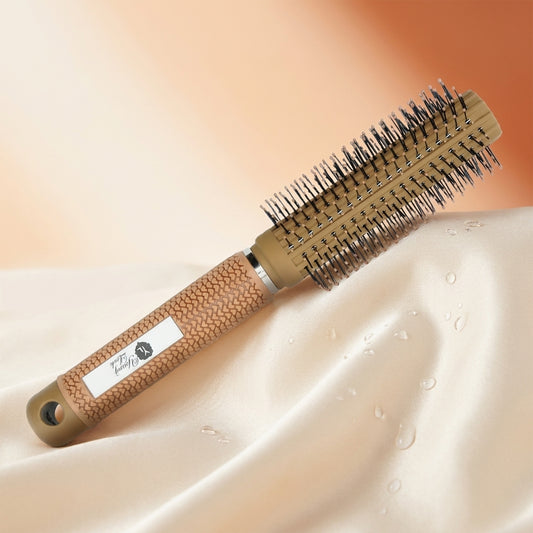 AI shoot - young-look-hair-brush-tuffting-rb-961