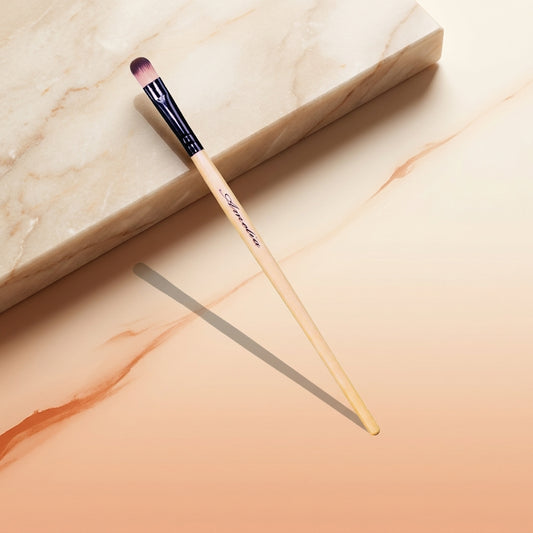 AI shoot - amelia-contouring-brush-c-200